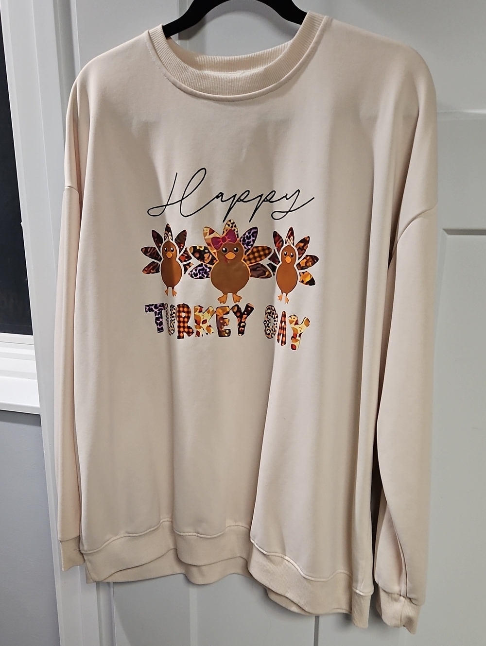Cream 'Happy Turkey Day' Graphic Pullover Sweatshirt